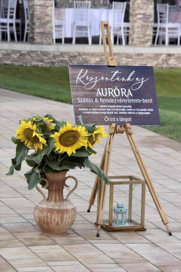 Aurora Rendezvenyterem & Szallas Jászapáti Zewnętrze zdjęcie